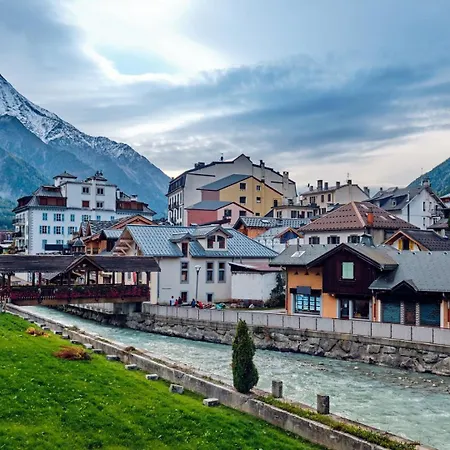 Petit Dru - Mezzanine With Mont Blanc Chamonix
